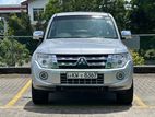 Mitsubishi Montero 2013