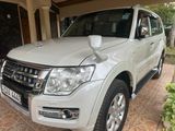 Mitsubishi Montero 2013