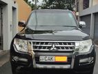 Mitsubishi Montero 2015