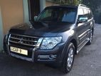 Mitsubishi Montero 2015