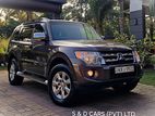 Mitsubishi Montero 3.2L-Diesel-25000 km 2013