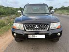 Mitsubishi Montero Auto Petrol 2004