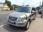 Mitsubishi Montero CENTER SPARE WHEEL 2007