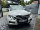 Mitsubishi Montero CENTER SPARE WHEEL 2014