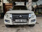 Mitsubishi Montero CENTRE SPAREWHEL2013 2013