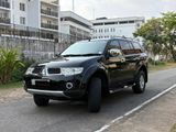 Mitsubishi Montero 2012