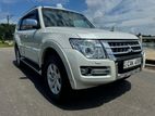 Mitsubishi Montero FULLY LOADED DIESAL 2015