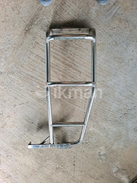 Mitsubishi Montero Rear Chorme Ladder for Sale in Battaramulla | ikman