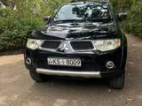 Mitsubishi Montero Sport 2012