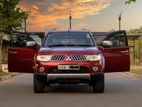 Mitsubishi Montero Sport 2012