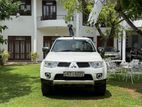 Mitsubishi Montero Sport 2012