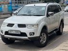 Mitsubishi Montero Sport 2012