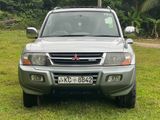 Mitsubishi Montero 2004