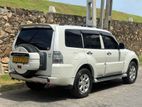 Mitsubishi Montero 2013