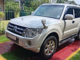 Mitsubishi Montero V98 2013