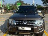 Mitsubishi Montero V98W 2013