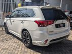 Mitsubishi Outlander 2016 - for Rent