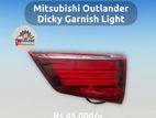 Mitsubishi Outlander Dicky garnish light