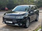 Mitsubishi Outlander G-Navi 2014