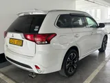 Mitsubishi Outlander G Navi 2015