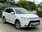 Mitsubishi Outlander G Navi 2015