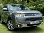 Mitsubishi Outlander G Nevi 2015