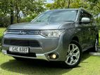 Mitsubishi Outlander G Nevi 2015