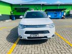 Mitsubishi Outlander G Nevi 2015