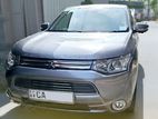Mitsubishi Outlander PHE-V 2013