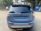 Mitsubishi Outlander PHEV 2013