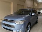 Mitsubishi Outlander PHEV 2013