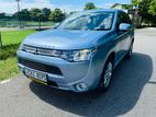 Mitsubishi Outlander PHEV 2014