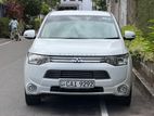 Mitsubishi Outlander PHEV 2014