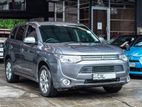 Mitsubishi Outlander PHEV 2014