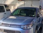 Mitsubishi Outlander PHEV 2014