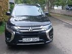 Mitsubishi Outlander PHEV 2015