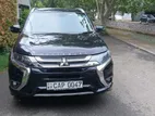 Mitsubishi Outlander PHEV 2015