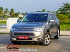 Mitsubishi Outlander PHEV 2015