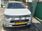 Mitsubishi Outlander PHEV 2015