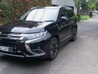 Mitsubishi Outlander PHEV 2015
