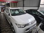 Mitsubishi Outlander PHEV 2015