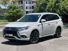 Mitsubishi Outlander PHEV 2015
