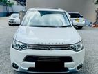 Mitsubishi Outlander PHEV 2015