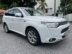 Mitsubishi Outlander PHEV 2015