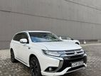 Mitsubishi Outlander PHEV 2015