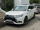 Mitsubishi Outlander PHEV G Navi 2016