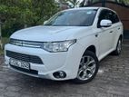 Mitsubishi Outlander PHEV 2015