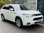 Mitsubishi Outlander PHV 2015