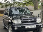 Mitsubishi Pajero Io 2000