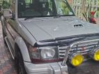 Mitsubishi Pajero SUV 1995